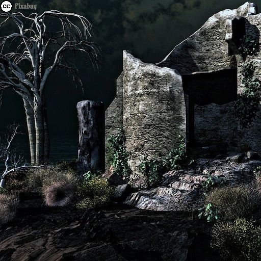 Die Ruine einer alten Burg auf einem felsigen Hügel in nächtlicher Landschaft mit kahlen Bäumen.